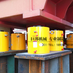 勃船重工320T8台2400T单边顶起